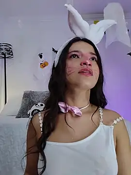 LUNAA    online show from October 21, 2025, 4:13 am