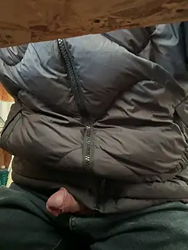 sonwmelt1 online show from March 3, 2026, 8:53 am