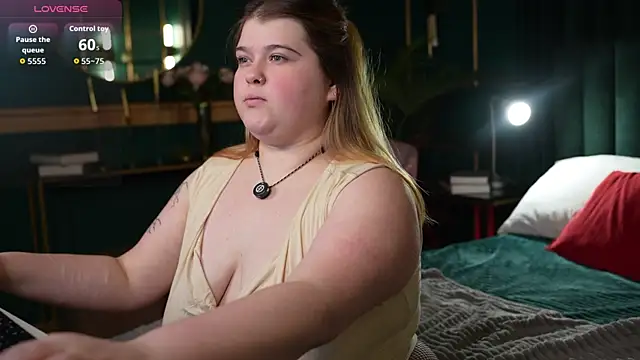 Mia Ray online show from March 25, 2026, 5:52 pm