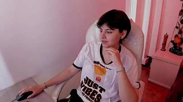 Nathaly ds online show from January 9, 2026, 6:53 pm