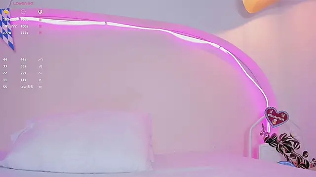 sweetluu  online show from September 27, 2025, 3:39 pm