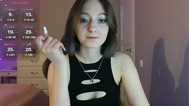 Snapshot of white_liillyy chatting on May 13, 2026, 9:22 pm white liillyy online show from May 13, 2026, 9:22 pm