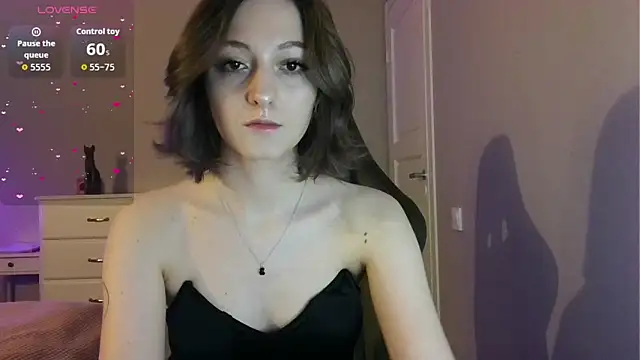 Snapshot of white_liillyy chatting on May 19, 2026, 8:48 pm white liillyy online show from May 19, 2026, 8:48 pm