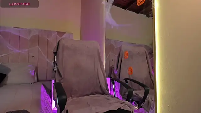 Snapshot of Mia_mtnz02 chatting on October 24, 2025, 11:23 pm Mia mtnz02 online show from October 24, 2025, 11:23 pm