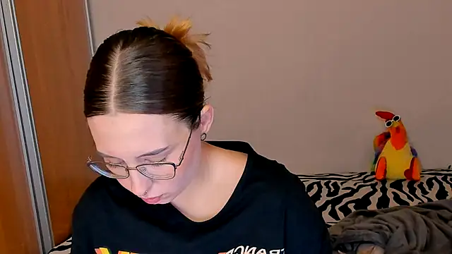 just fucked777 online show from September 12, 2025, 7:36 pm