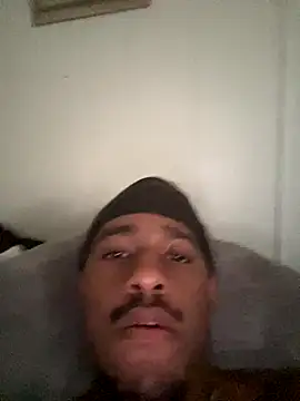 Snapshot of tyrek5051 chatting on October 24, 2025, 4:14 pm tyrek5051 online show from October 24, 2025, 4:14 pm