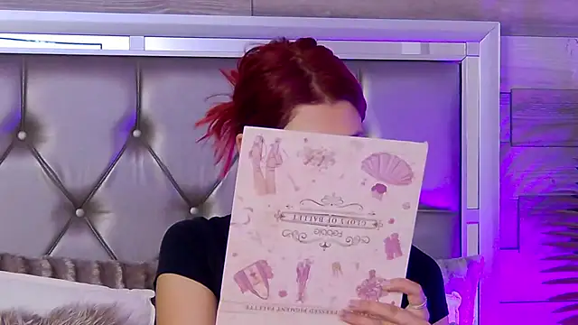 LunaHart online show from March 12, 2026, 4:51 am