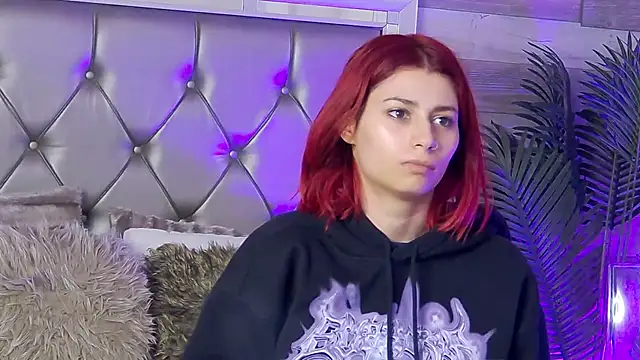 LunaHart online show from March 17, 2026, 4:28 am