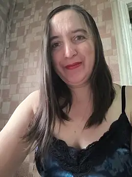 Snapshot of EvelinCutex chatting on December 4, 2025, 6:55 am EvelinCutex online show from December 4, 2025, 6:55 am