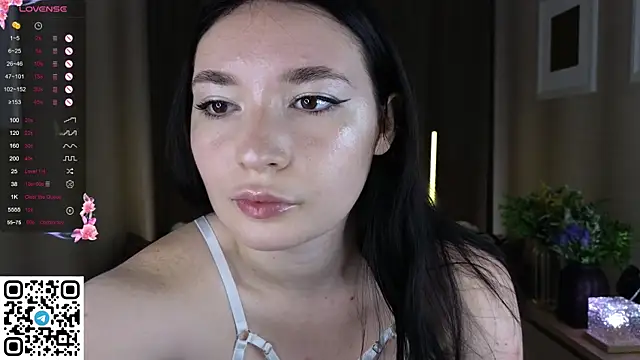 cute club online show from September 21, 2025, 5:03 pm