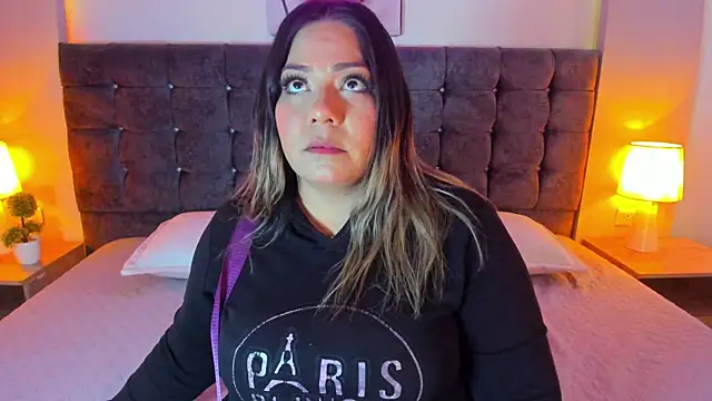 isabella horney  online show from January 8, 2026, 8:11 pm