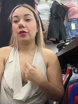 Snapshot of Fabii15 chatting on September 24, 2025, 12:14 am Fabii15 online show from September 24, 2025, 12:14 am