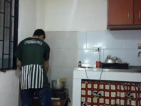 MeganAndMaxxh online show from November 12, 2025, 1:17 am