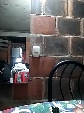 Snapshot of Realcalienteca chatting on November 24, 2025, 5:18 am Realcalienteca online show from November 24, 2025, 5:18 am