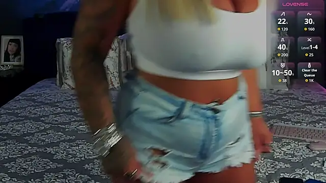 Sierra Quinn online show from June 22, 2026, 7:55 pm