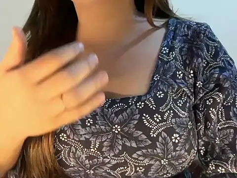 Snapshot of Remi_Emmii chatting on January 12, 2026, 7:30 pm Remi Emmii online show from January 12, 2026, 7:30 pm