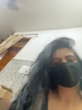 SashaPatel online show from April 6, 2026, 2:53 am