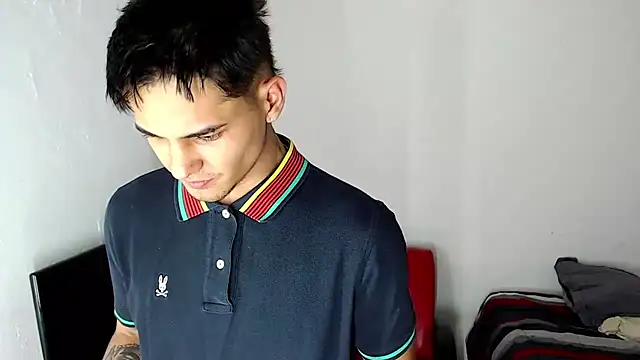 Alex mojica online show from December 21, 2025, 7:15 am