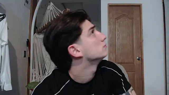 Snapshot of AteneoJr chatting on October 3, 2025, 5:04 am AteneoJr online show from October 3, 2025, 5:04 am