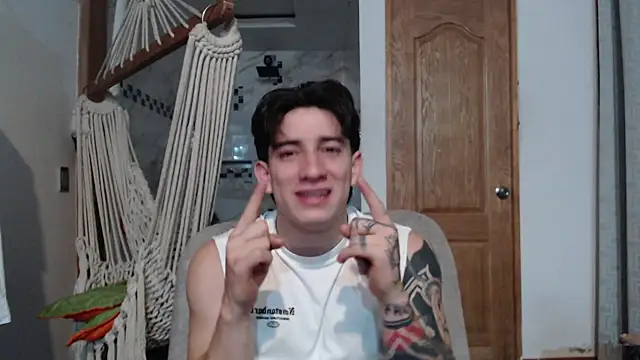 Snapshot of AteneoJr chatting on October 25, 2025, 4:53 am AteneoJr online show from October 25, 2025, 4:53 am