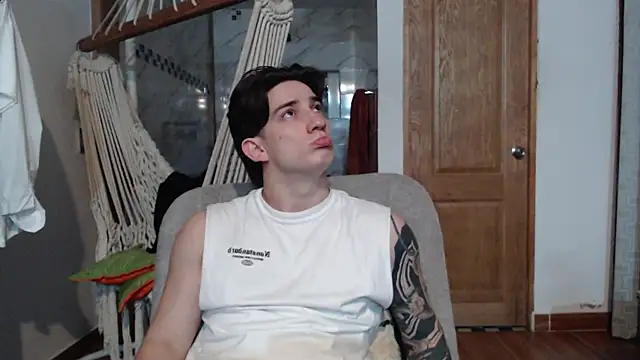 Snapshot of AteneoJr chatting on November 11, 2025, 4:12 am AteneoJr online show from November 11, 2025, 4:12 am