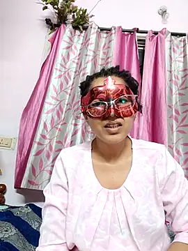 Snapshot of thanusi_2 chatting on April 4, 2026, 4:15 pm thanusi 2 online show from April 4, 2026, 4:15 pm