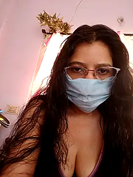 Snapshot of thanusi_2 chatting on April 15, 2026, 5:14 am thanusi 2 online show from April 15, 2026, 5:14 am