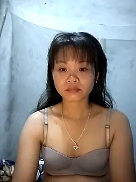 LinhNa999 online show from November 4, 2025, 4:55 am