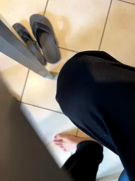 Snapshot of Manu97k chatting on October 2, 2025, 8:10 am Manu97k online show from October 2, 2025, 8:10 am