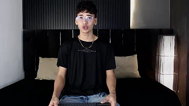 Snapshot of Dominic_ghost chatting on September 9, 2025, 11:59 pm Dominic ghost online show from September 9, 2025, 11:59 pm