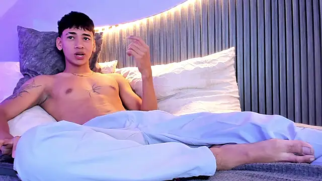 Snapshot of Dominic_ghost chatting on November 8, 2025, 2:56 am Dominic ghost online show from November 8, 2025, 2:56 am