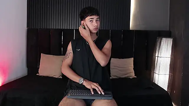 Snapshot of Dominic_ghost chatting on November 28, 2025, 11:07 pm Dominic ghost online show from November 28, 2025, 11:07 pm