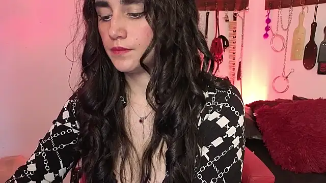 elowen halley1 online show from May 23, 2026, 7:40 pm
