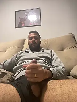 RodrigoBarbudoMT online show from April 15, 2026, 4:52 am