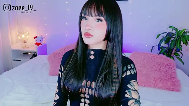 cuteezoe online show from March 25, 2026, 3:56 am