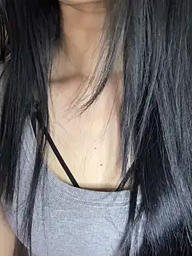 Dolly282 online show from April 16, 2026, 2:40 pm