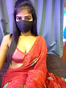Misss-julli online show from April 11, 2026, 7:02 am