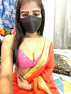 Misss-julli online show from April 13, 2026, 5:46 am
