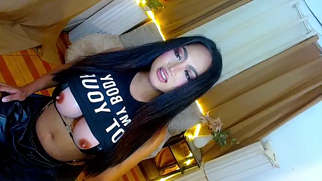 Lilly-lou online show from April 13, 2026, 5:07 pm