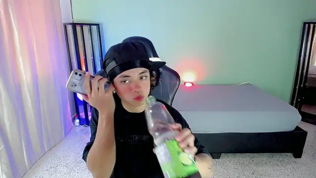 Snapshot of Stein_ chatting on October 3, 2025, 2:25 pm Stein online show from October 3, 2025, 2:25 pm