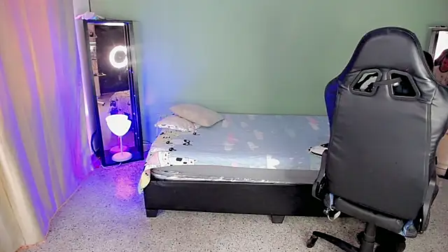 Snapshot of Stein_ chatting on October 24, 2025, 1:29 pm Stein online show from October 24, 2025, 1:29 pm