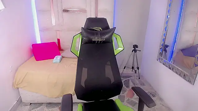 Snapshot of Stein_ chatting on November 16, 2025, 8:25 pm Stein online show from November 16, 2025, 8:25 pm