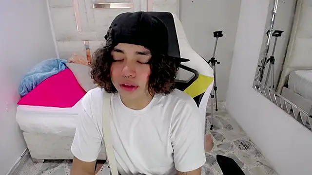 Snapshot of Stein_ chatting on November 22, 2025, 8:41 pm Stein online show from November 22, 2025, 8:41 pm