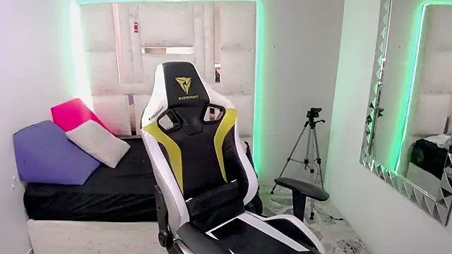 Snapshot of Stein_ chatting on November 24, 2025, 8:52 pm Stein online show from November 24, 2025, 8:52 pm