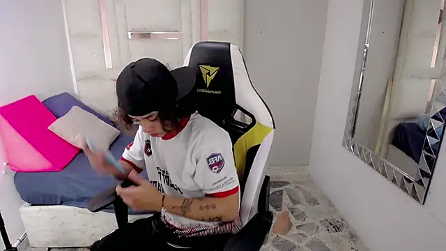 Snapshot of Stein_ chatting on November 28, 2025, 8:44 pm Stein online show from November 28, 2025, 8:44 pm