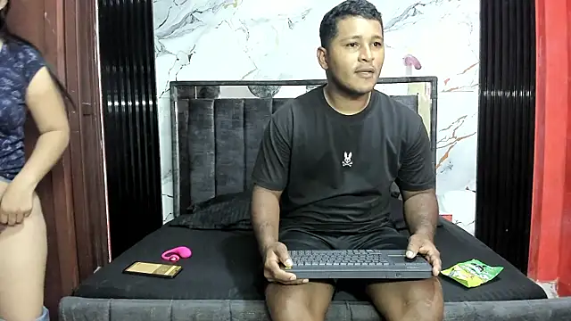Snapshot of brutal_sex_love chatting on May 4, 2026, 1:01 am brutal sex love online show from May 4, 2026, 1:01 am