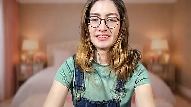 Snapshot of rousseblossom chatting on August 4, 2026, 12:03 am rousseblossom online show from August 4, 2026, 12:03 am
