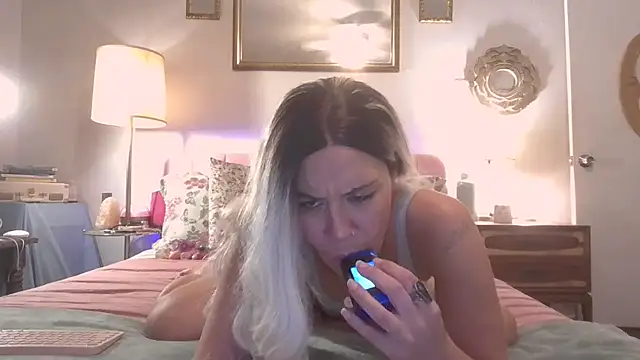 LilaDeliciousXX online show from October 28, 2025, 2:09 pm