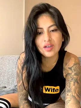 Snapshot of mrskarmaa chatting on November 10, 2025, 6:34 am mrskarmaa online show from November 10, 2025, 6:34 am