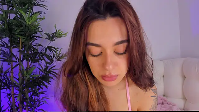 MissLana77 online show from September 19, 2025, 1:40 am